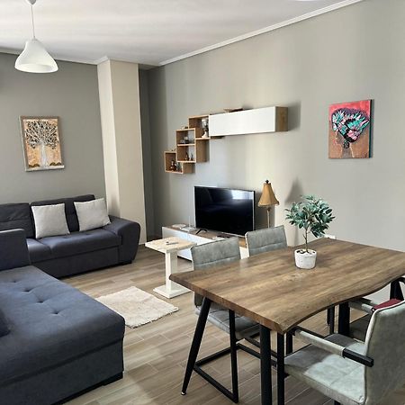 Leon Sea View Apartment Sarandë Buitenkant foto