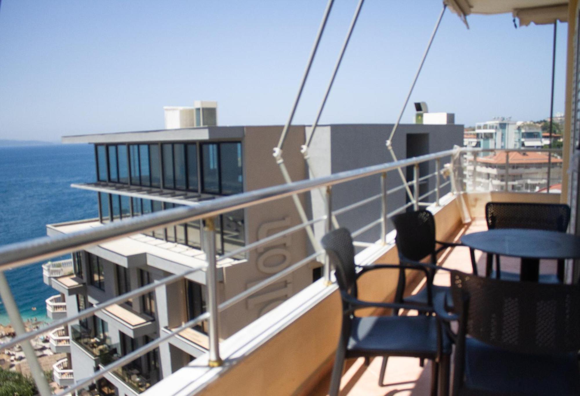 Leon Sea View Apartment Sarandë Buitenkant foto