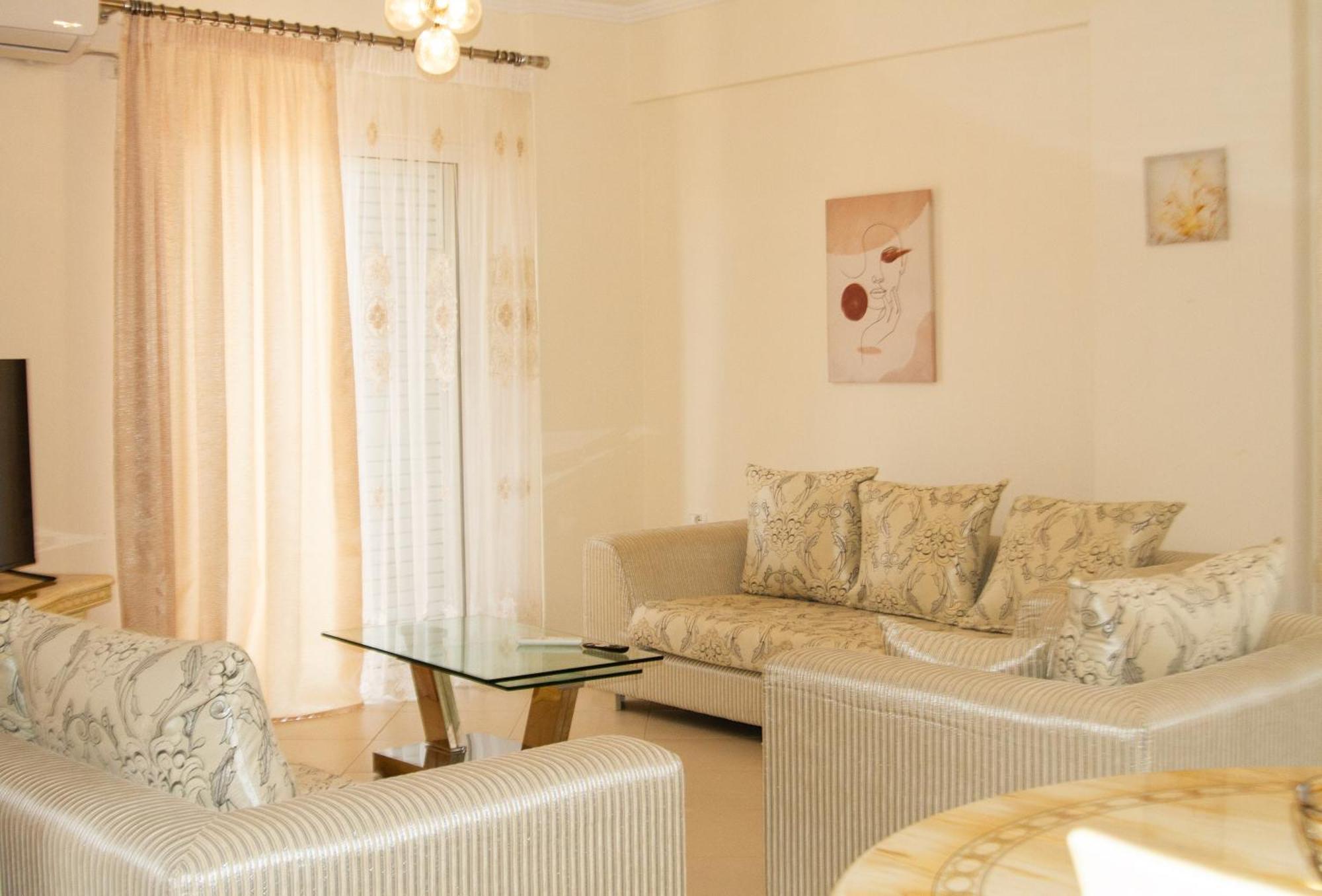 Leon Sea View Apartment Sarandë Buitenkant foto